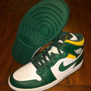 Jordan 1 Mid ‘Sonics’